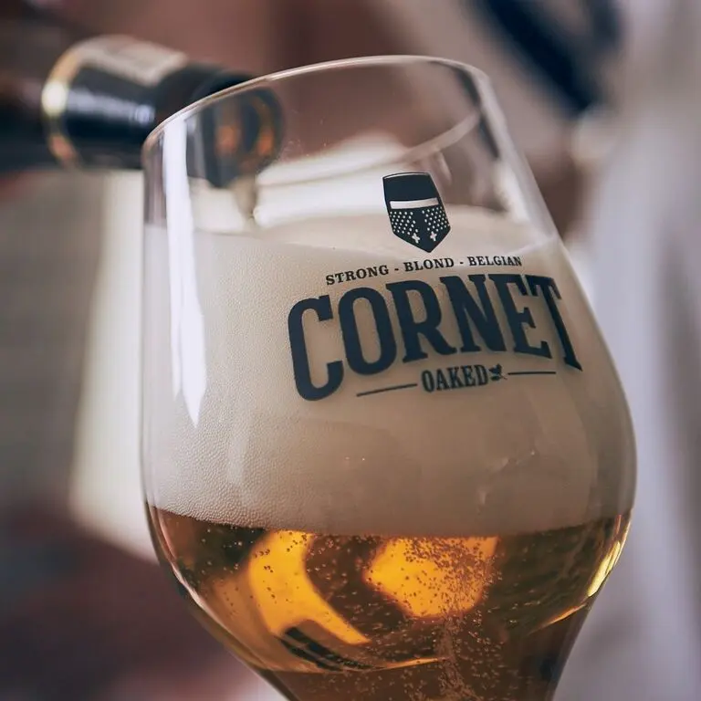 Buy Cornet Oaked Glass 33 cl online